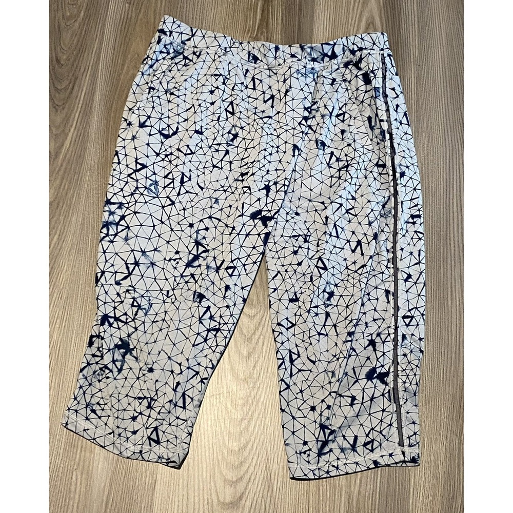 Lululemon Dance to Yoga Dance Studio Active Capri Crop Pants Women's size 8